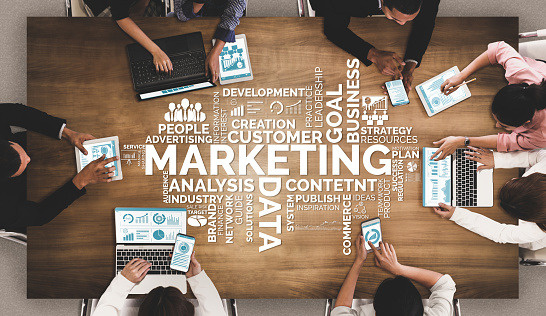Imagen visual con distintos tipos de ofertas digitales: Marketing, Datos, Redes Sociales...